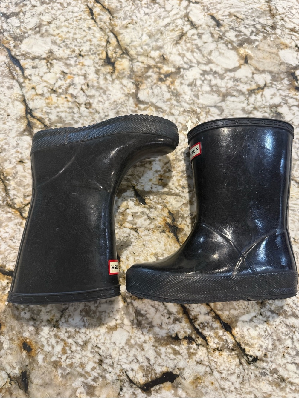 Hunter Kid’s First Classic Rain Boot in Glossy Black. Unisex Size 7 - Picture 4 of 8